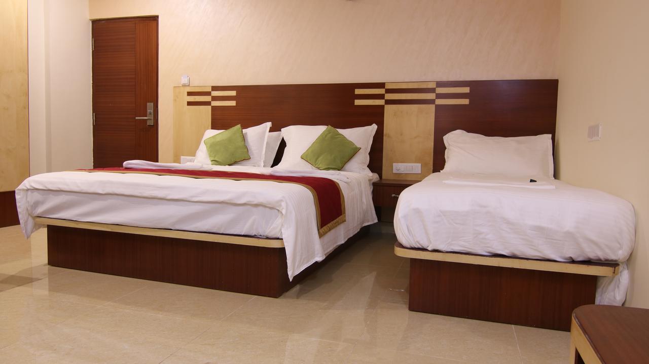 Hotel Sri Nandi Comforts Bangalore Exterior foto