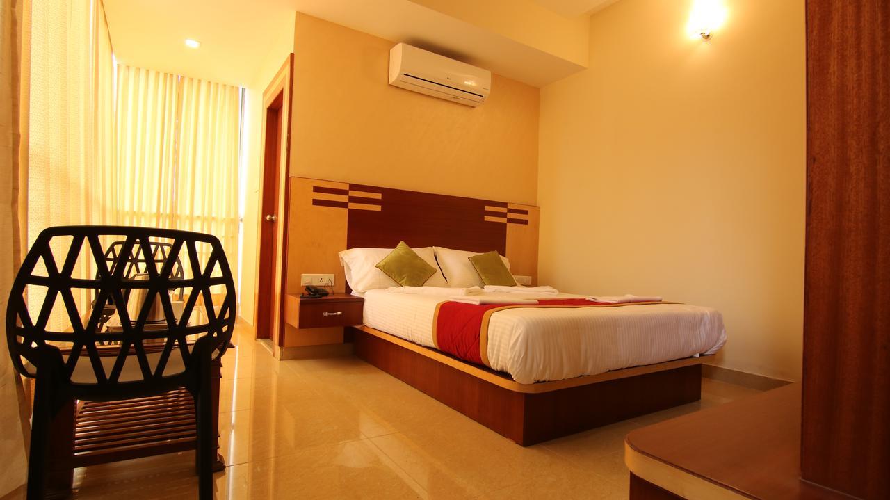 Hotel Sri Nandi Comforts Bangalore Exterior foto