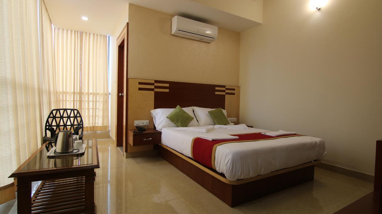 Hotel Sri Nandi Comforts Bangalore Exterior foto