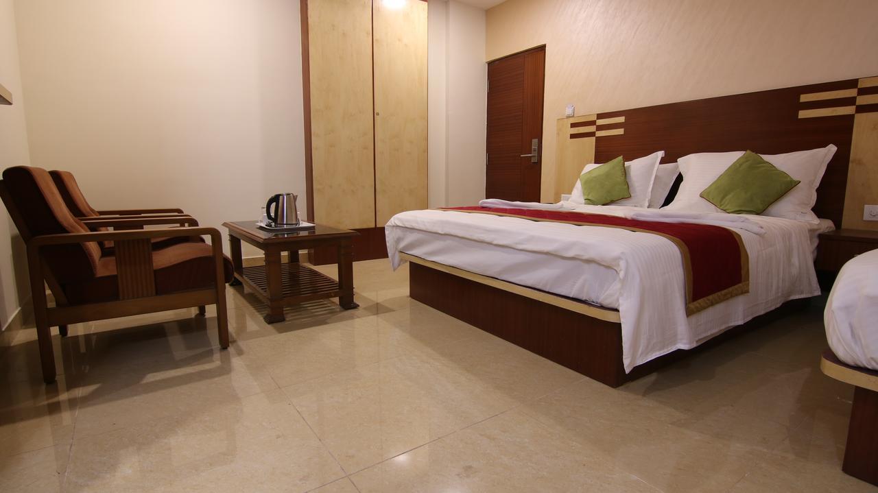 Hotel Sri Nandi Comforts Bangalore Exterior foto